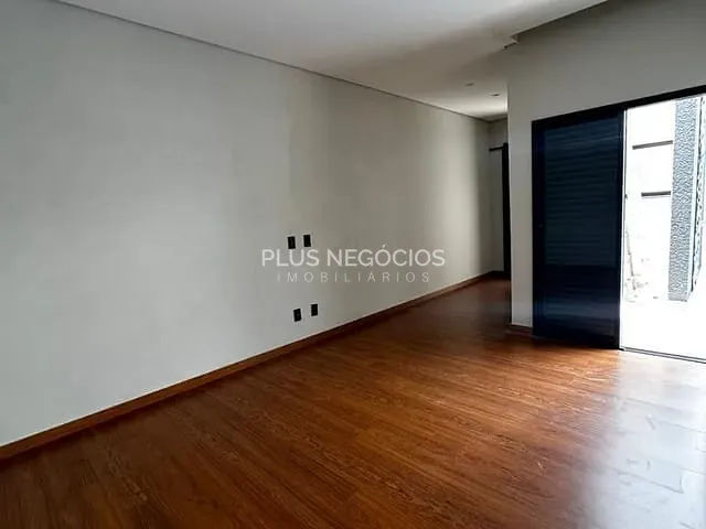 Casa com 250m² 3 quartos e 5 banheiros, à venda, no bairro Aparecidinha em Sorocaba