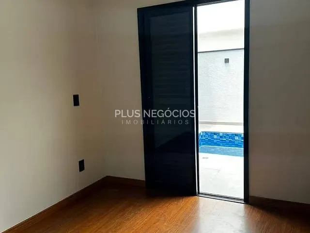 Casa com 250m² 3 quartos e 5 banheiros, à venda, no bairro Aparecidinha em Sorocaba
