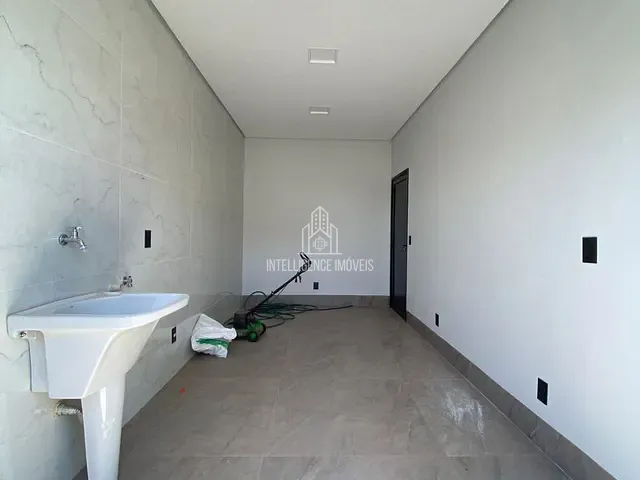 Casa com 383m² 3 quartos e 5 banheiros, à venda, no bairro Condomínio Residencial Florais da Mata em Várzea Grande