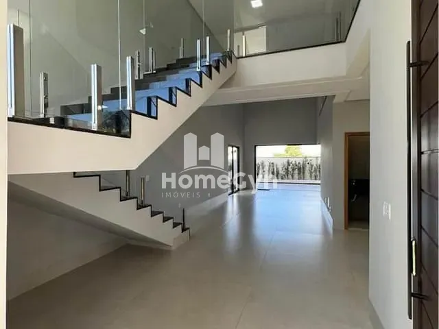 Casa com 406m² 4 quartos e 5 banheiros, à venda, no bairro Residencial Goiânia Golfe Clube em Goiânia