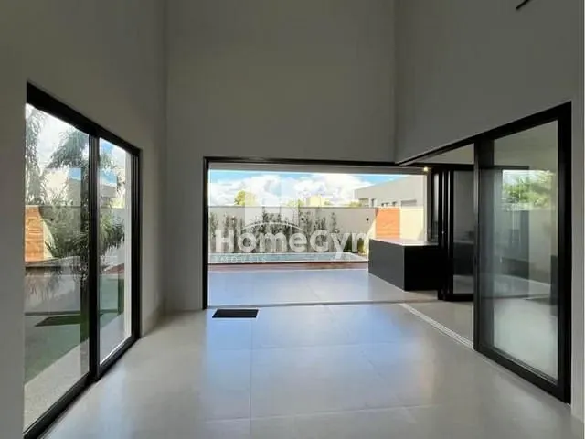 Casa com 406m² 4 quartos e 5 banheiros, à venda, no bairro Residencial Goiânia Golfe Clube em Goiânia