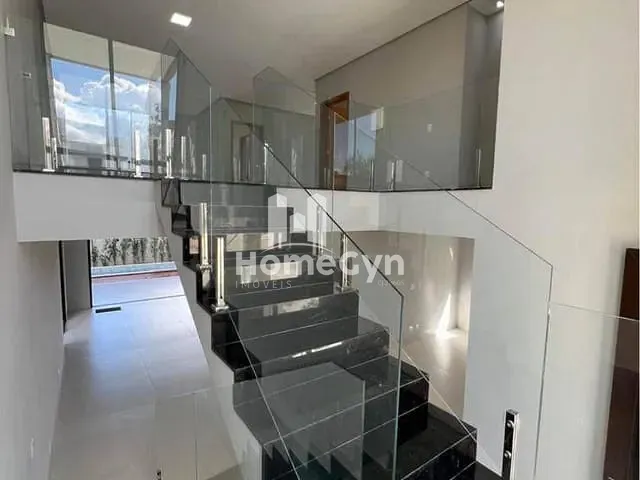 Casa com 406m² 4 quartos e 5 banheiros, à venda, no bairro Residencial Goiânia Golfe Clube em Goiânia