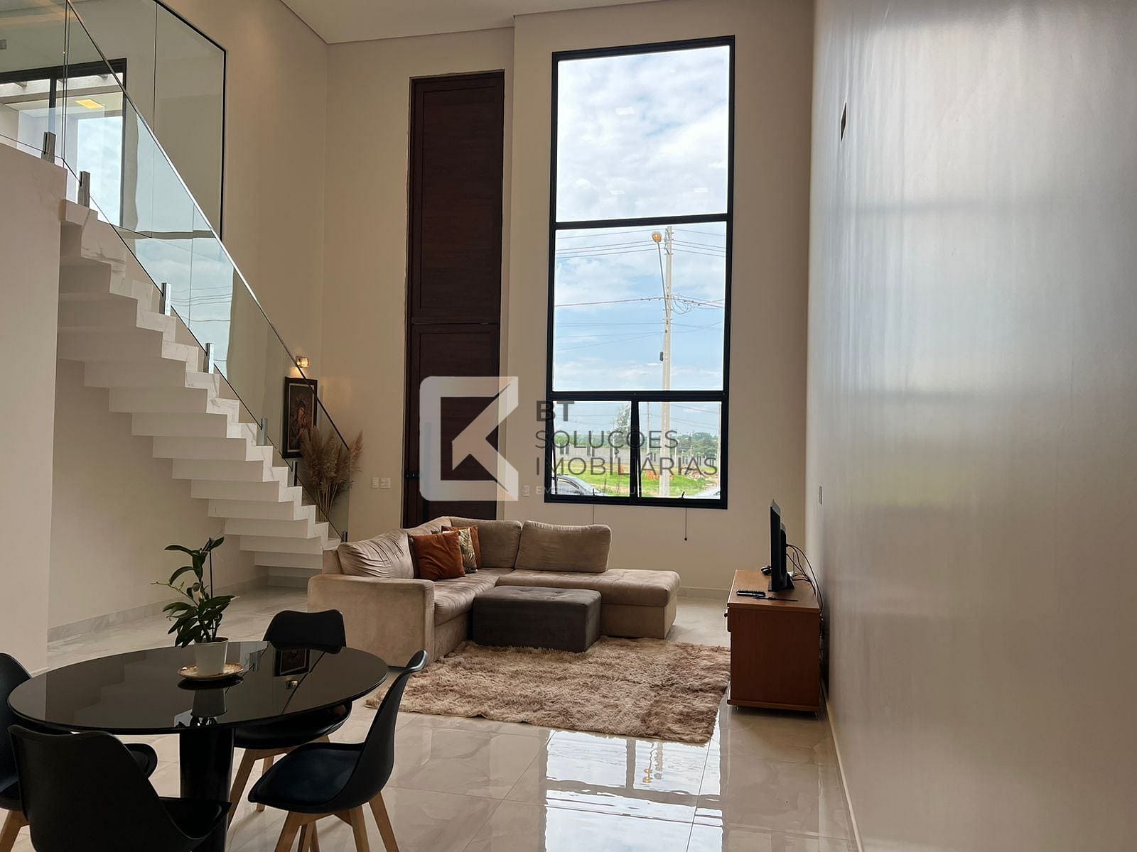 Casa, 3 quartos, 230 m² - Foto 1