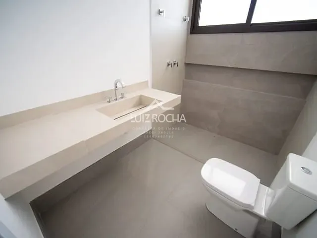 Casa com 661m² 5 quartos e 7 banheiros, à venda, no bairro Granja Viana em Carapicuíba