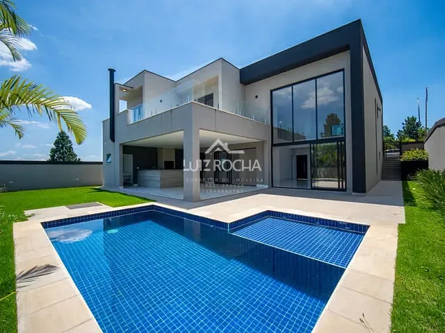 Casa com 600m² 4 quartos e 6 banheiros, à venda, no bairro Granja Viana em Carapicuíba