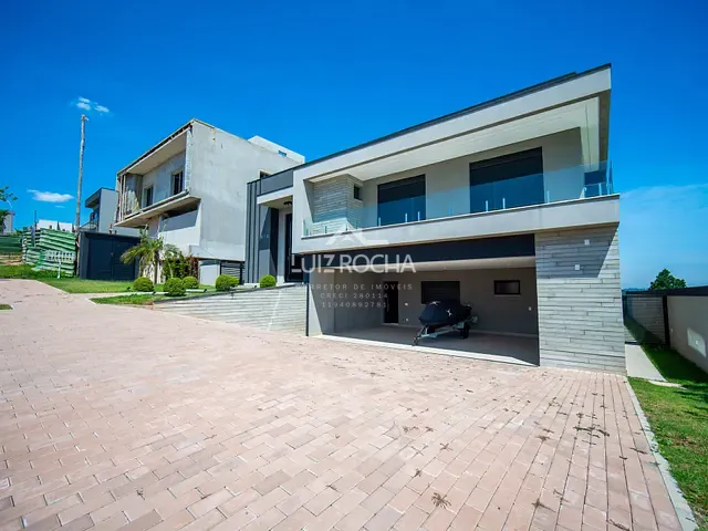 Casa com 600m² 4 quartos e 6 banheiros, à venda, no bairro Granja Viana em Carapicuíba