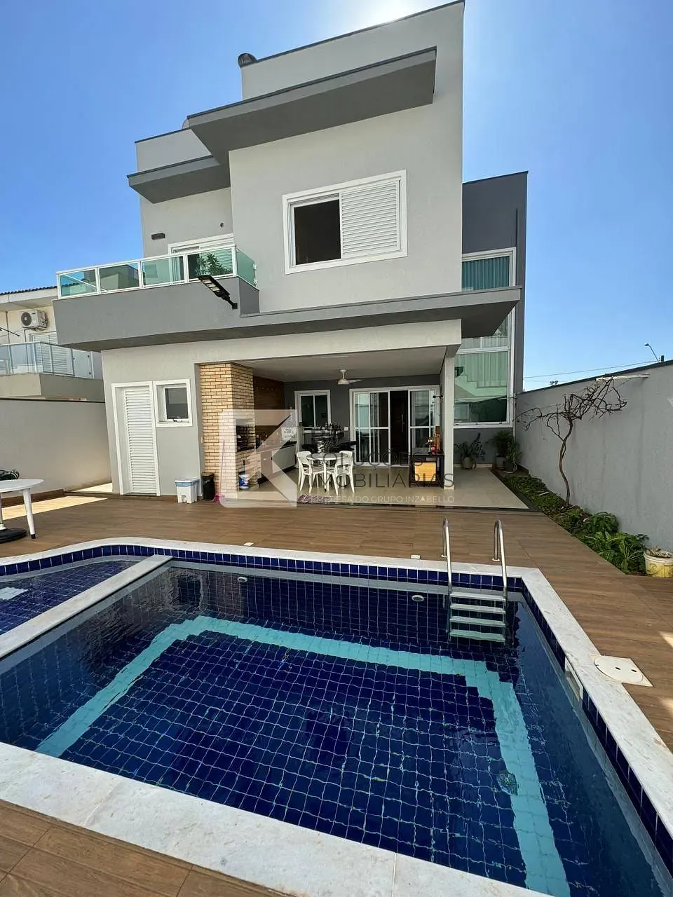 Casa, 3 quartos, 215 m² - Foto 1