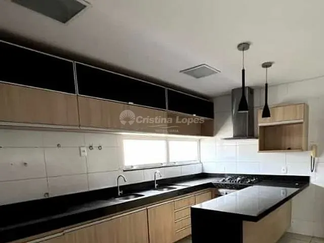 Casa 5 quartos e 4 banheiros, à venda, no bairro Morros em Teresina