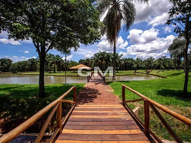 Casa com 1750m² 4 quartos e 2 banheiros, à venda, no bairro Fazenda Santa Maria em Cravinhos