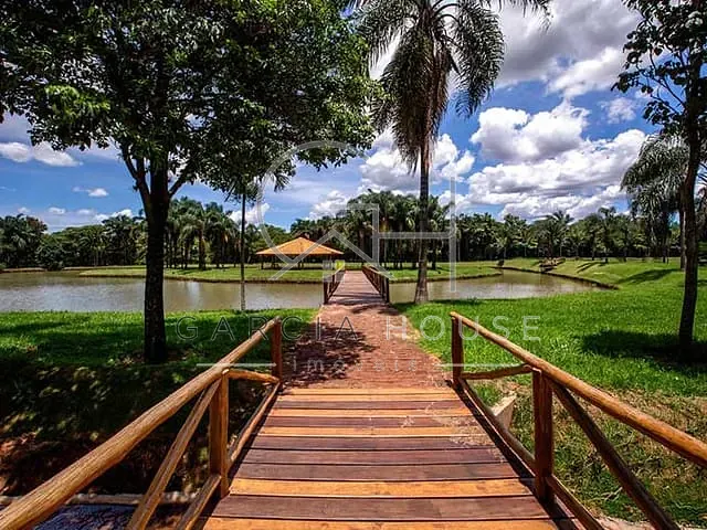 Casa com 1750m² 4 quartos e 2 banheiros, à venda, no bairro Fazenda Santa Maria em Cravinhos