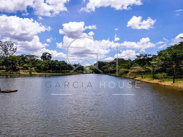 Casa com 1750m² 4 quartos e 2 banheiros, à venda, no bairro Fazenda Santa Maria em Cravinhos