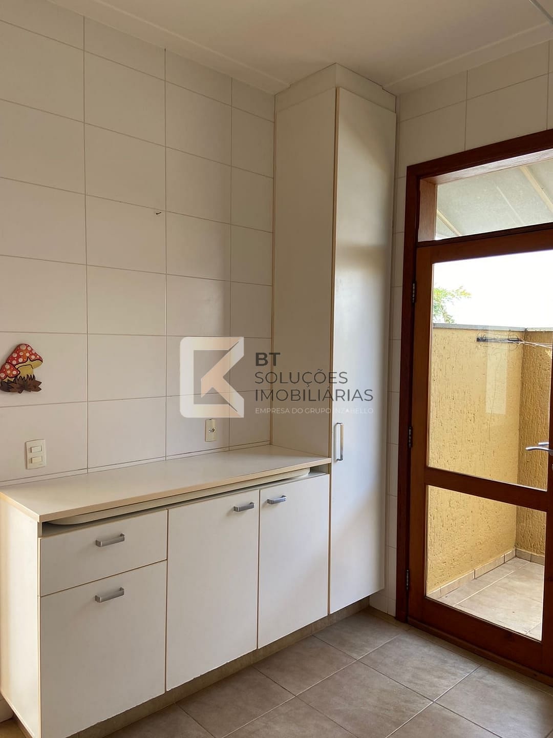 Casa à venda e aluguel com 3 quartos, 333m² - Foto 10