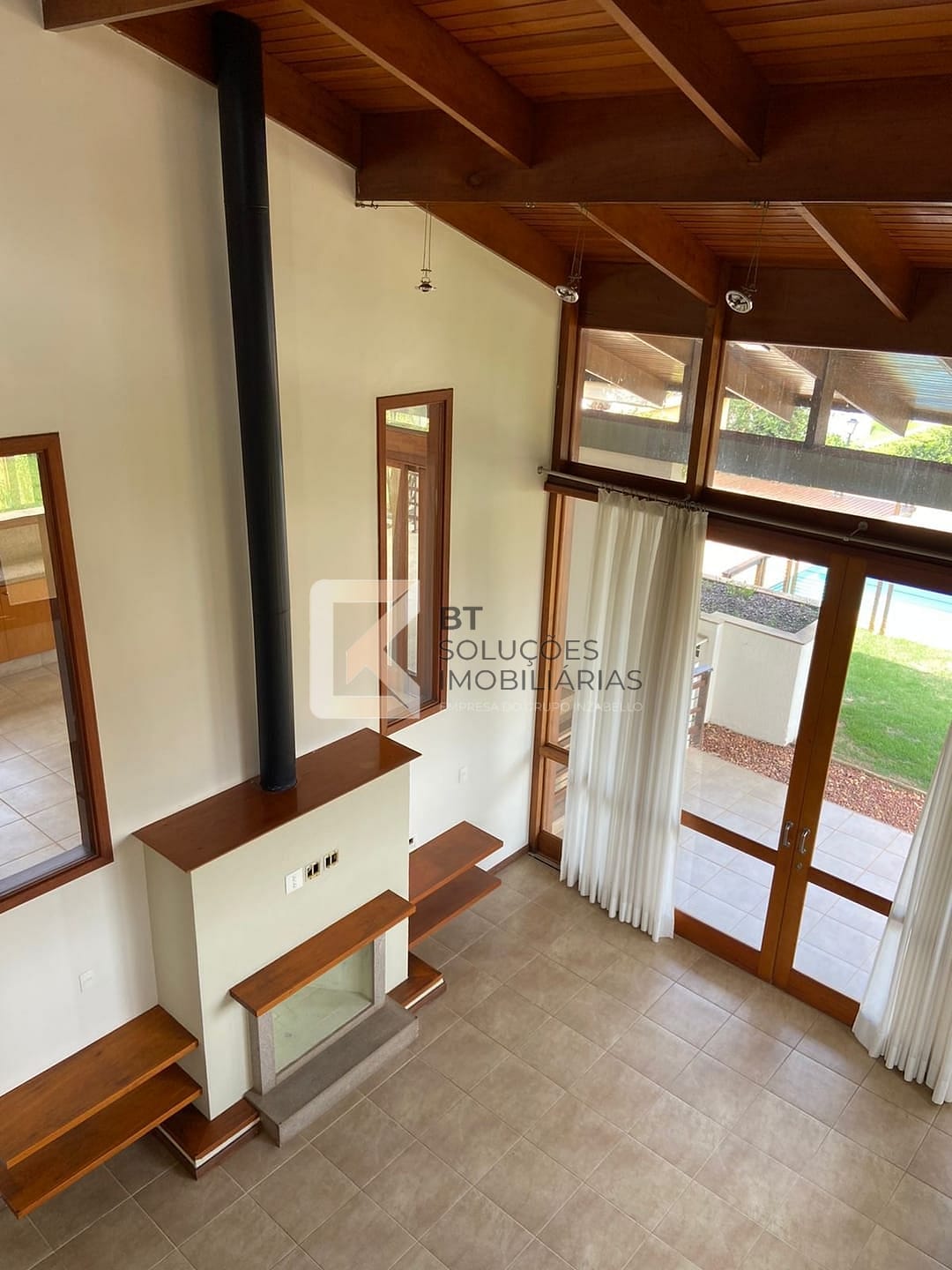 Casa à venda e aluguel com 3 quartos, 333m² - Foto 18