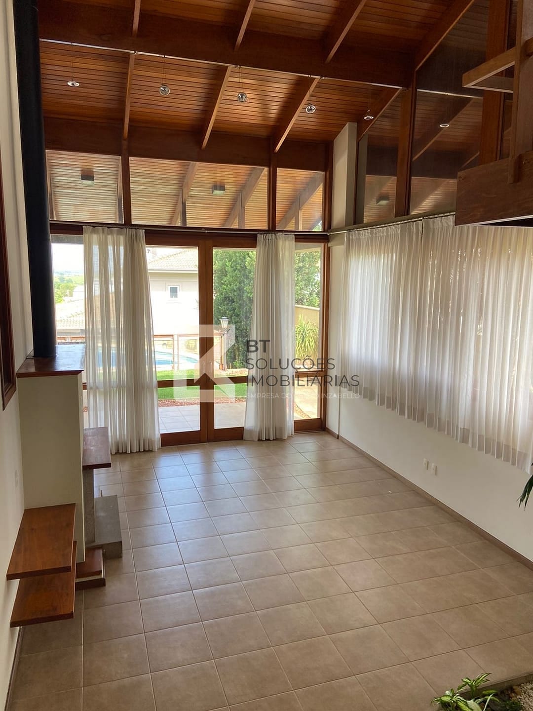 Casa à venda e aluguel com 3 quartos, 333m² - Foto 5