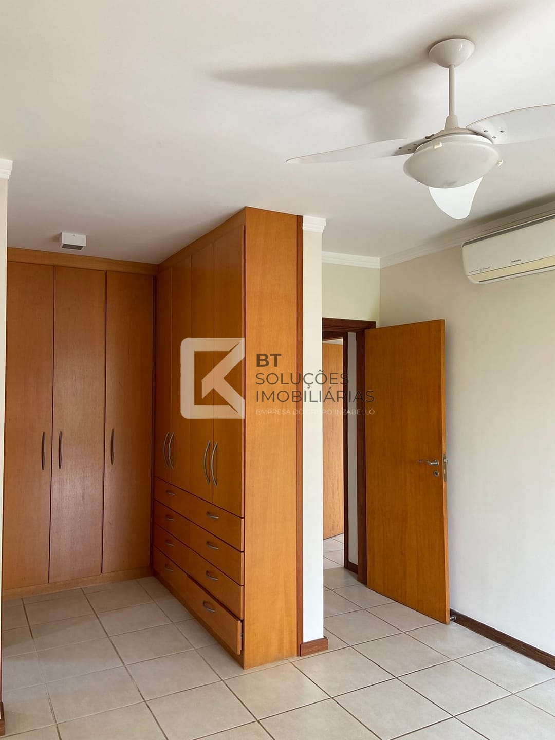 Casa à venda e aluguel com 3 quartos, 333m² - Foto 24