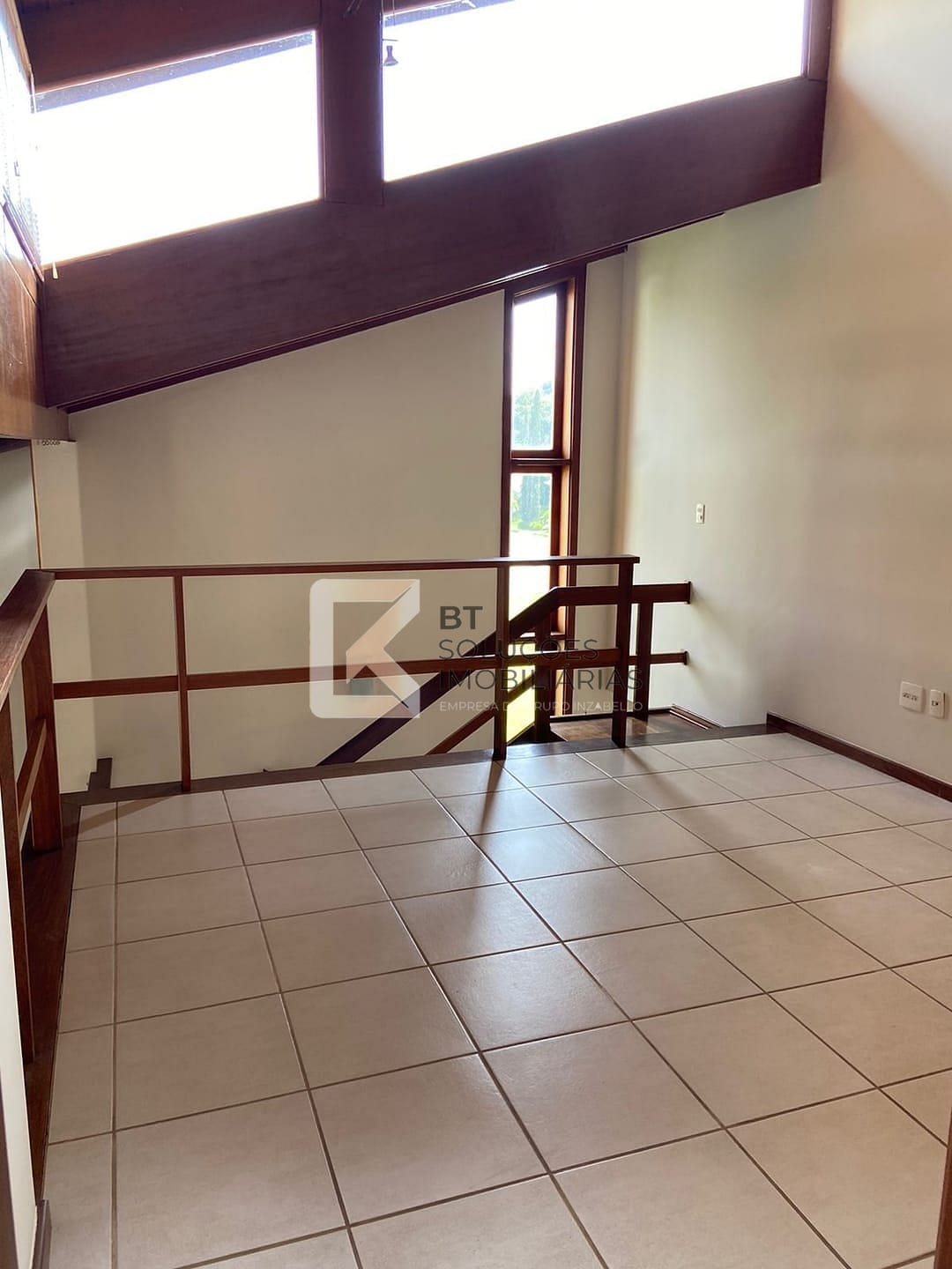 Casa à venda e aluguel com 3 quartos, 333m² - Foto 17