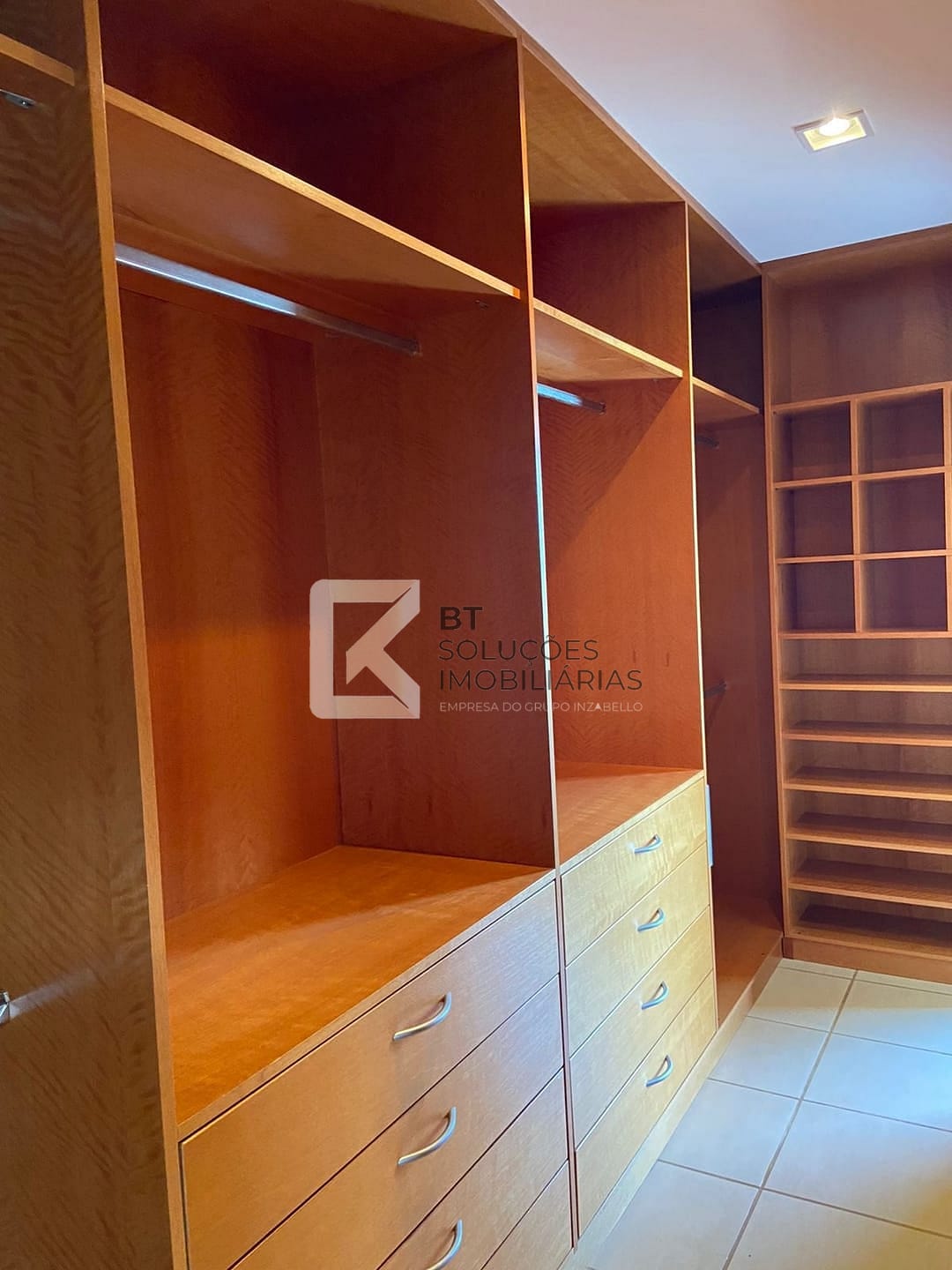 Casa à venda e aluguel com 3 quartos, 333m² - Foto 21