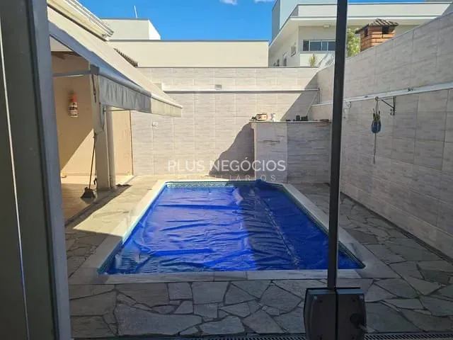 Casa com 250m² 3 quartos e 4 banheiros, à venda, no bairro Iporanga em Sorocaba