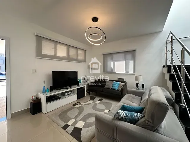 Casa com 300m² 4 quartos e 5 banheiros, à venda, no bairro Piracangaguá em Taubaté