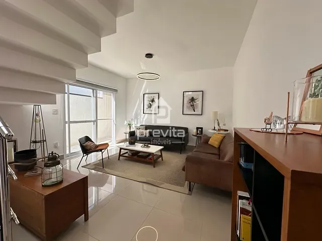 Casa com 300m² 4 quartos e 5 banheiros, à venda, no bairro Piracangaguá em Taubaté