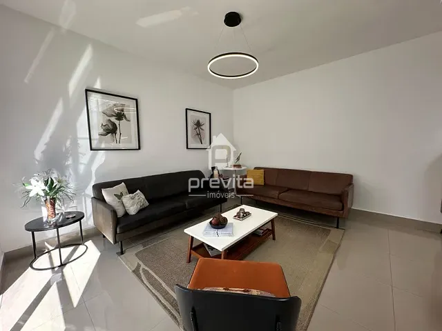 Casa com 300m² 4 quartos e 5 banheiros, à venda, no bairro Piracangaguá em Taubaté