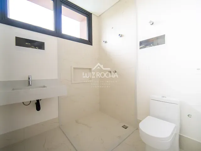 Casa com 747m² 4 quartos e 6 banheiros, à venda, no bairro Granja Viana em Carapicuíba