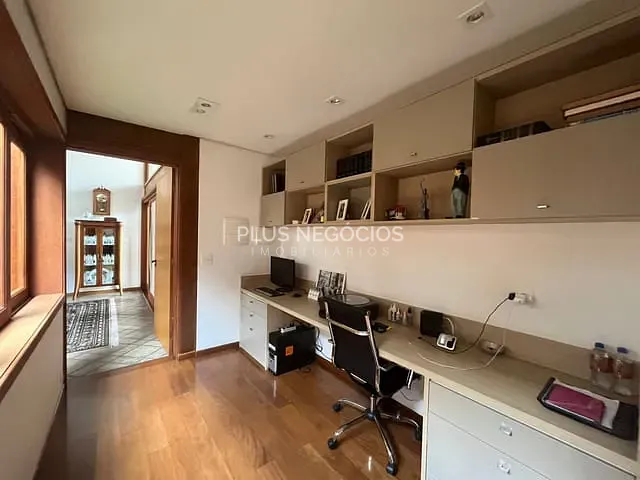 Casa com 780m² 4 quartos e 7 banheiros, à venda, no bairro Parque Campolim em Sorocaba