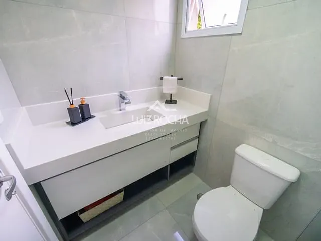 Casa com 214m² 3 quartos e 4 banheiros, à venda, no bairro Jardim Rebelato em Cotia