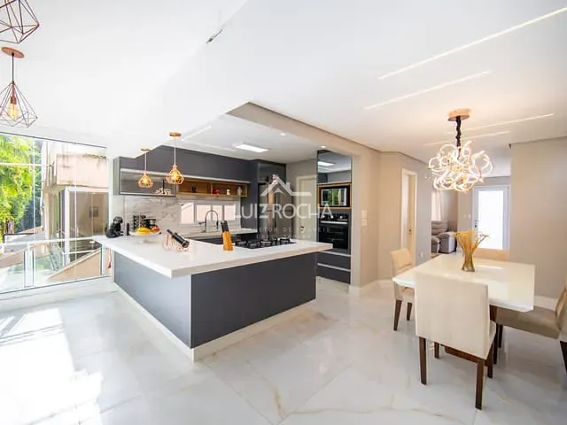Casa com 214m² 3 quartos e 4 banheiros, à venda, no bairro Jardim Rebelato em Cotia