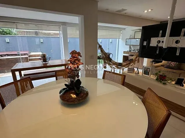 Casa 3 quartos e 4 banheiros, à venda, no bairro Parque Campolim em Sorocaba