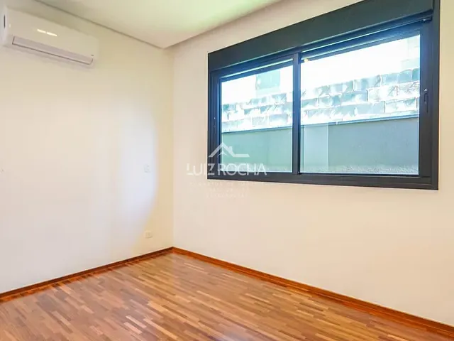 Casa com 693m² 3 quartos e 5 banheiros, à venda, no bairro Granja Viana em Carapicuíba