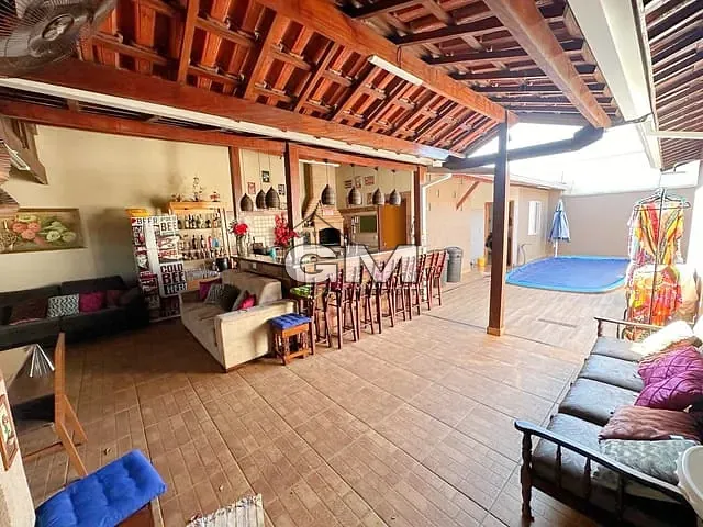 Casa com 262m² 4 quartos e 3 banheiros, à venda, no bairro Jardim Interlagos em Rua Zilda de Souza Rizzi