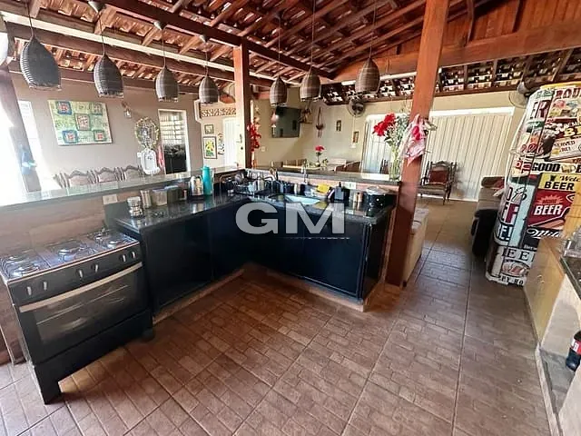 Casa com 262m² 4 quartos e 3 banheiros, à venda, no bairro Jardim Interlagos em Rua Zilda de Souza Rizzi