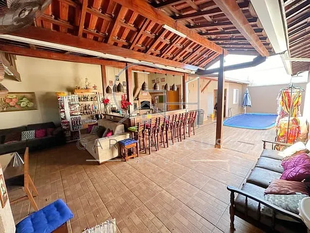 Casa com 262m² 4 quartos e 3 banheiros, à venda, no bairro Jardim Interlagos em Rua Zilda de Souza Rizzi