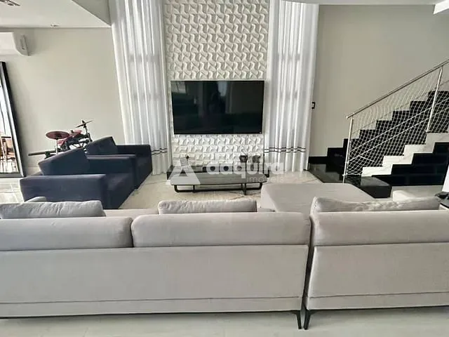 Casa com 324m² 3 quartos e 4 banheiros, à venda, no bairro Jardim Carvalho em Ponta Grossa