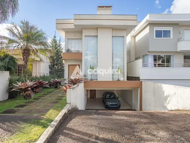 Casa com 300m² 4 quartos e 6 banheiros, à venda, no bairro Oficinas em Ponta Grossa