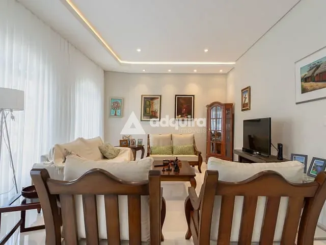 Casa com 930m² 3 quartos e 4 banheiros, à venda, no bairro Orfãs em Ponta Grossa