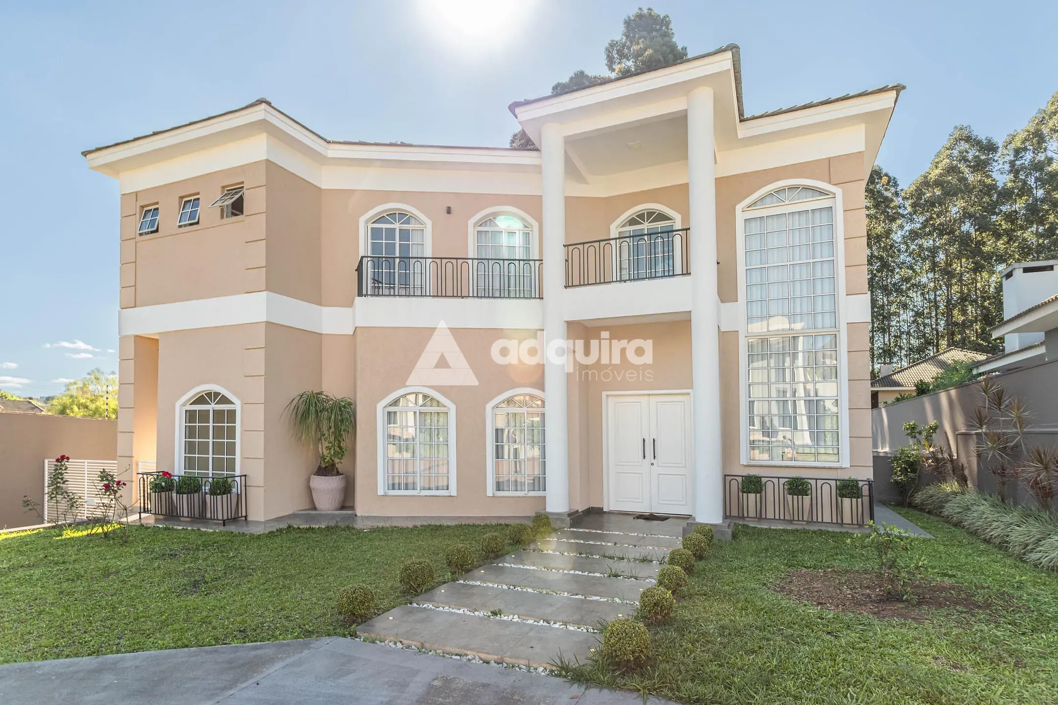 Casa, 3 quartos, 278 m² - Foto 1