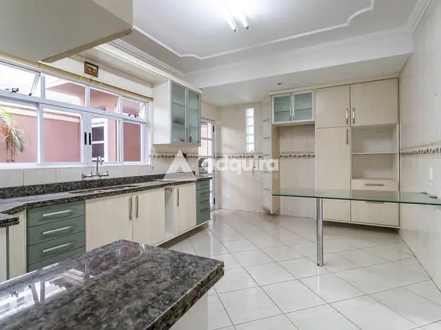 Casa 4 quartos e 5 banheiros, à venda, no bairro Orfãs em Ponta Grossa