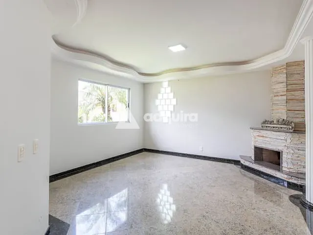Casa 4 quartos e 5 banheiros, à venda, no bairro Orfãs em Ponta Grossa