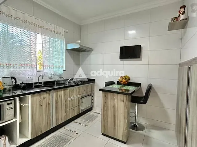 Casa 3 quartos e 5 banheiros, à venda, no bairro Neves em Ponta Grossa