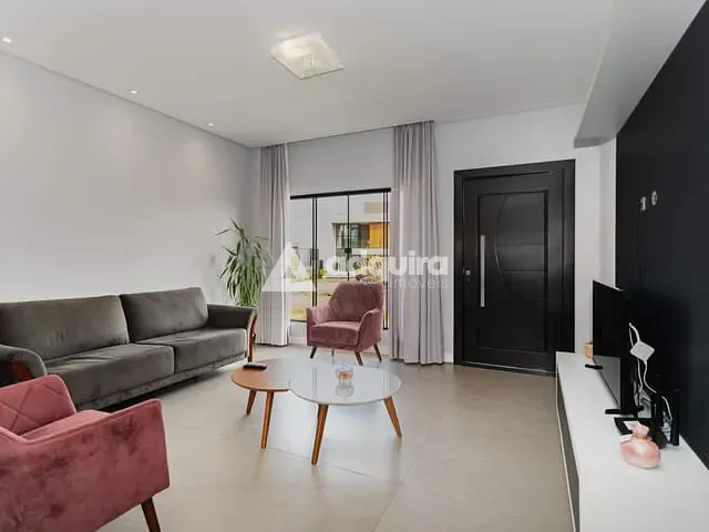 Casa com 300m² 4 quartos e 6 banheiros, à venda, no bairro Jardim Carvalho em Ponta Grossa