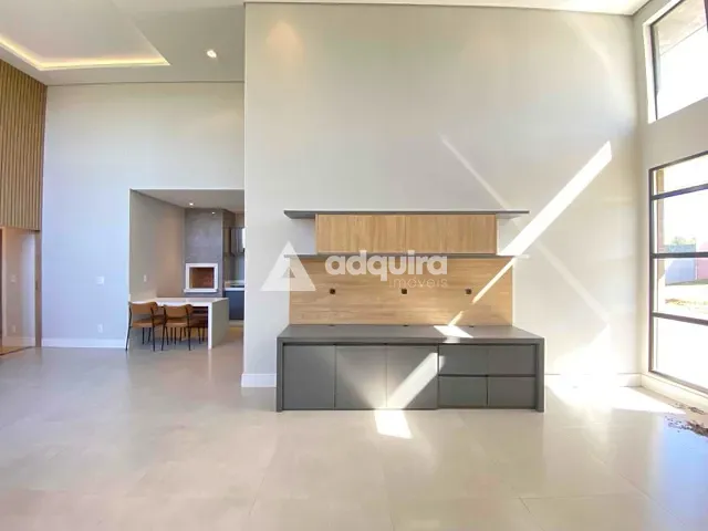 Casa com 140m² 3 quartos e 3 banheiros, à venda, no bairro Contorno em Ponta Grossa