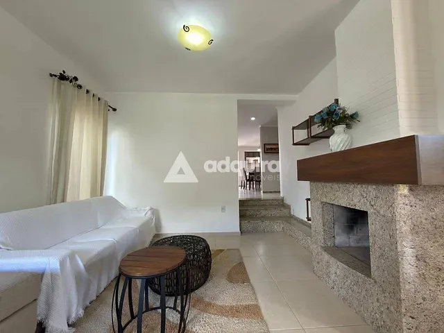 Casa com 465m² 4 quartos e 5 banheiros, à venda ou para alugar, no bairro Oficinas em Ponta Grossa
