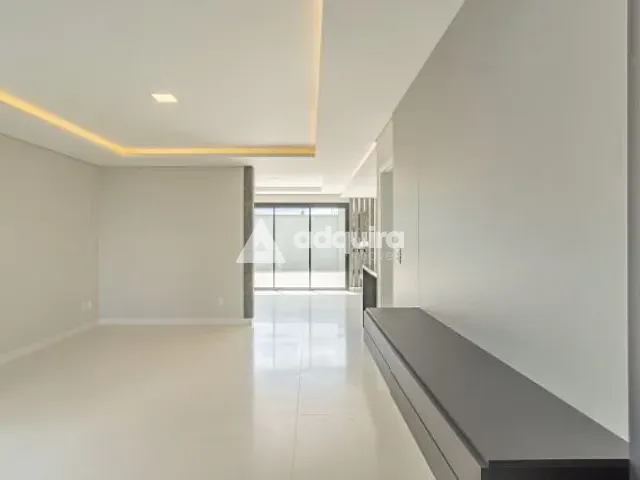 Casa 4 quartos e 2 banheiros, à venda ou para alugar, no bairro Jardim Carvalho em Ponta Grossa