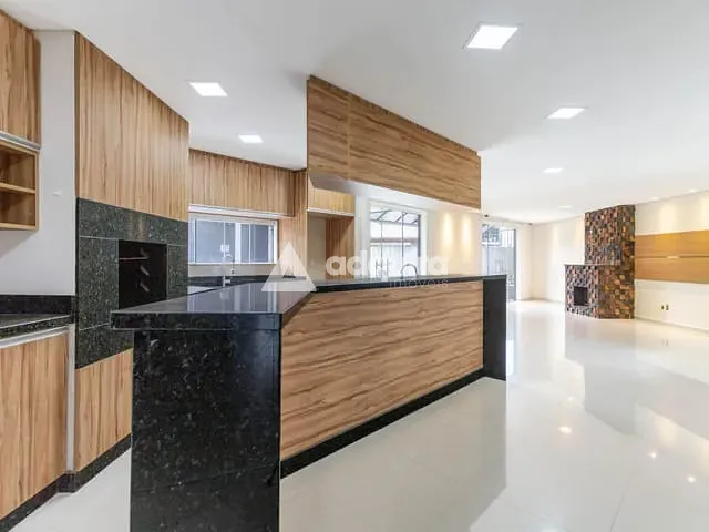 Casa com 300m² 3 quartos e 4 banheiros, à venda, no bairro Neves em Ponta Grossa