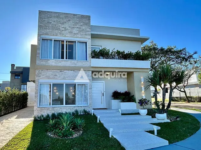 Casa com 320m² 3 quartos e 3 banheiros, à venda, no bairro Jardim Carvalho em Ponta Grossa
