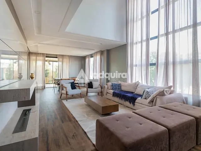 Casa com 300m² 4 quartos e 4 banheiros, à venda ou para alugar, no bairro Jardim Carvalho em Ponta Grossa