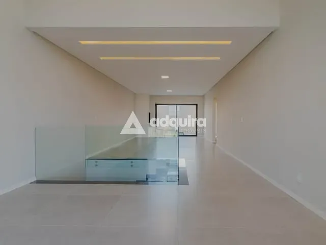 Casa com 255m² 3 quartos e 4 banheiros, à venda, no bairro Orfãs em Ponta Grossa