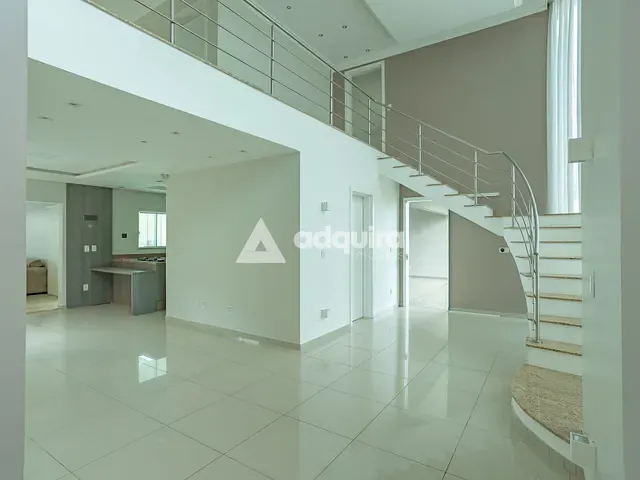 Casa com 323m² 3 quartos e 4 banheiros, à venda, no bairro Jardim Carvalho em Ponta Grossa